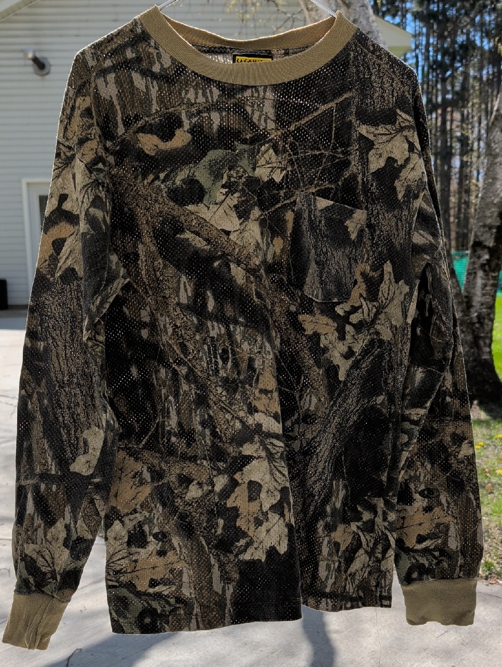 Mossy Oak Men's vented Long sleeve hunting shirt size Large